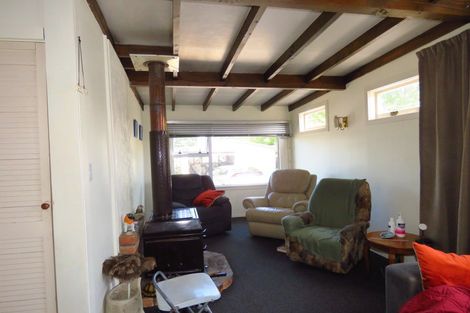 Photo of property in 46 Romilly Street, Westport, 7825