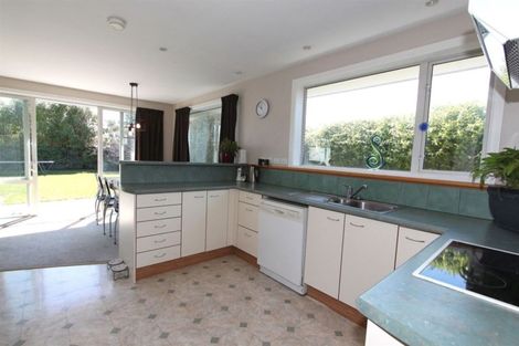 Photo of property in 6b Hurst Place, Parklands, Christchurch, 8083