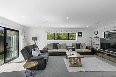 Photo of property in 21 Thornbury Lane, Timberlea, Upper Hutt, 5018