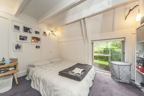 Photo of property in 64 Ranui Crescent, Khandallah, Wellington, 6035