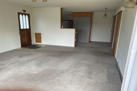 Photo of property in 2/918 Beach Road, Waiake, Auckland, 0630