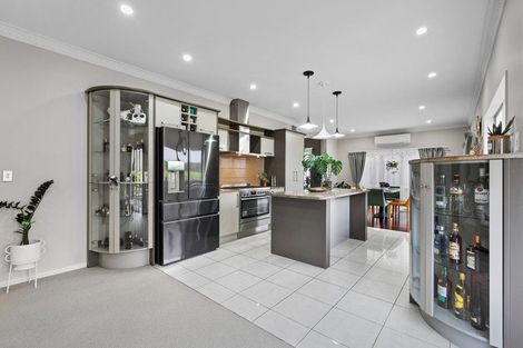 Photo of property in 8 Cuthill Close, Albany, Auckland, 0632