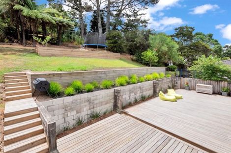 Photo of property in 35 Finn Place, Totara Vale, Auckland, 0629