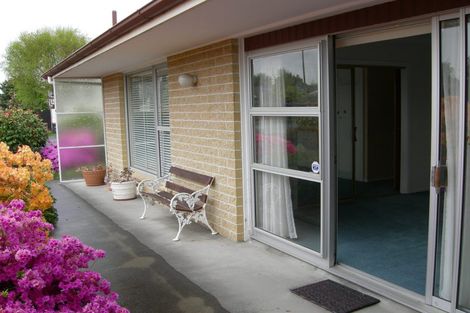 Photo of property in 77 Memorial Avenue, Ilam, Christchurch, 8053