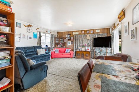 Photo of property in 105 Henderson Valley Road, Henderson, Auckland, 0612