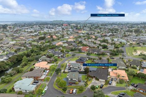 Photo of property in 6 Brunswick Rise, Mangere, Auckland, 2022