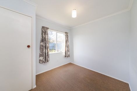 Photo of property in 18 Coromandel Court, Roslyn, Palmerston North, 4414