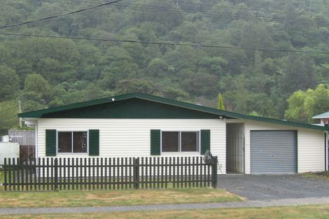 Photo of property in 32a Black Beech Street, Birchville, Upper Hutt, 5018