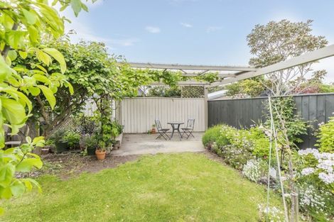 Photo of property in 13 Ferry Street, Seatoun, Wellington, 6022