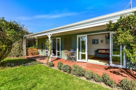 Photo of property in 15 Stewarts Road, Leeston, 7682