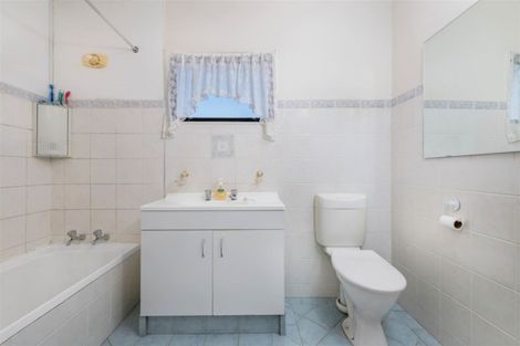 Photo of property in 34 Garton Drive, Massey, Auckland, 0614