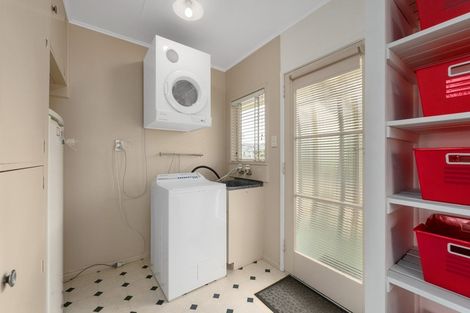 Photo of property in 27 Sunset Street, Hilltop, Taupo, 3330