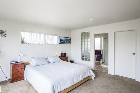 Photo of property in 10 Michael Road, Paraparaumu Beach, Paraparaumu, 5032