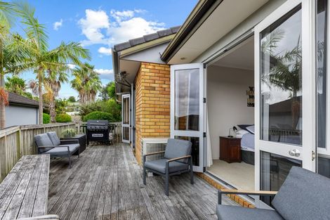 Photo of property in 12 Jelas Road, Red Beach, 0932