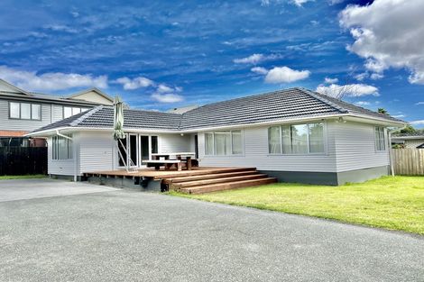 Photo of property in 8 Border Road, Henderson, Auckland, 0612
