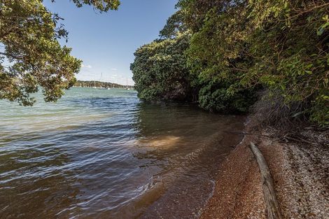 Photo of property in 14 Kakapu Road, Okiato, Russell, 0272