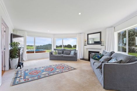 Photo of property in 135a Hutchinson Road, Helensville, 0875