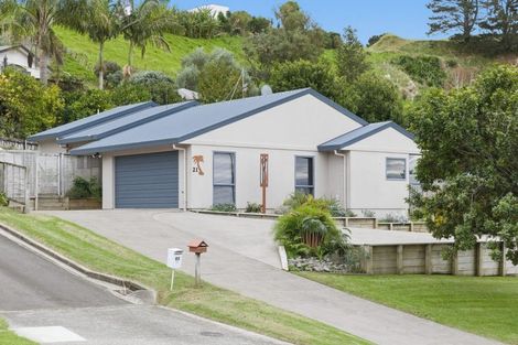 Photo of property in 21 Bateleur Close, Welcome Bay, Tauranga, 3112