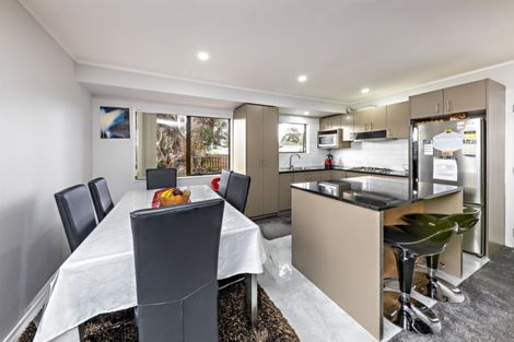 Photo of property in 2/122 Gray Avenue, Papatoetoe, Auckland, 2024