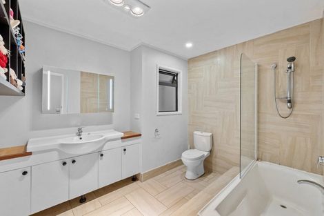 Photo of property in 14 Te Arai Point Road, Te Arai, Wellsford, 0975