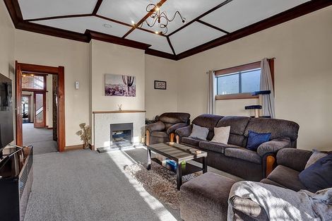 Photo of property in 70 Victoria Street, Hawera, 4610