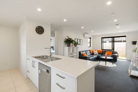 Photo of property in 8 Manawaroa Close, Grandview Heights, Hamilton, 3200