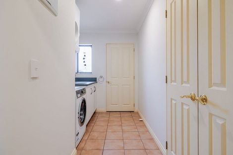 Photo of property in 62 Royal Oak Drive, Kelvin Grove, Palmerston North, 4414