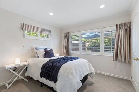 Photo of property in 15 Dungarvon Place, Clendon Park, Auckland, 2103
