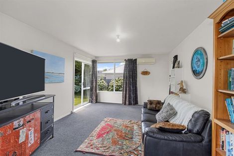 Photo of property in 2/27 Gardiners Road, Bishopdale, Christchurch, 8051