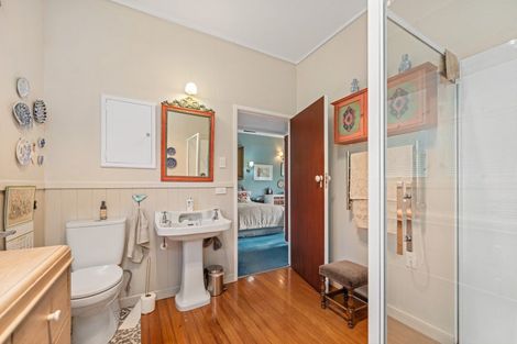 Photo of property in 48 Paraekaretu Street, Hunterville, 4730