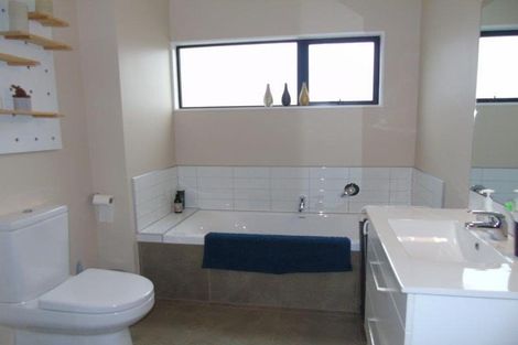 Photo of property in 26 Ramphal Terrace, Khandallah, Wellington, 6035