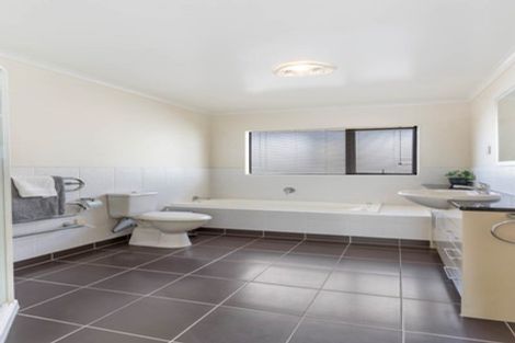 Photo of property in 16 Janway Avenue, Flat Bush, Auckland, 2016