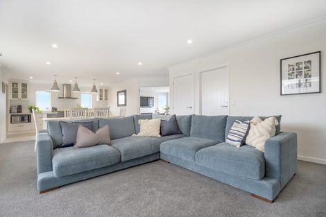 Photo of property in 16 Schooner Drive, Whitby, Porirua, 5024