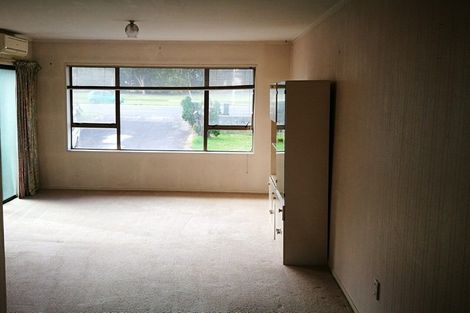 Photo of property in 2/1 Chevis Place, Pakuranga, Auckland, 2010