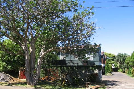 Photo of property in 1/10 Pierce Road, Milford, Auckland, 0620