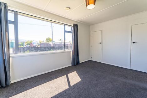 Photo of property in 1 Holmes Street, Waimate, 7924