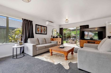 Photo of property in 58a Aquarius Drive, Kawaha Point, Rotorua, 3010