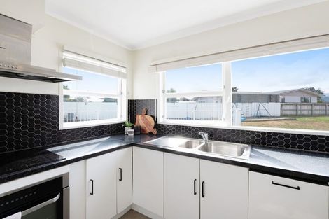 Photo of property in 3 Dennis Grove, Paraparaumu Beach, Paraparaumu, 5032