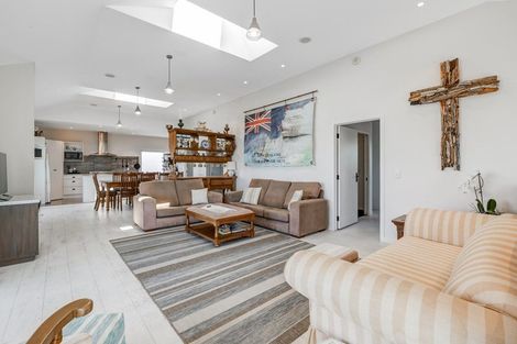 Photo of property in 487 Hibiscus Coast Highway, Orewa, 0931