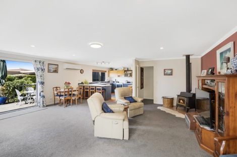 Photo of property in 86 Meadowstone Drive, Wanaka, 9305