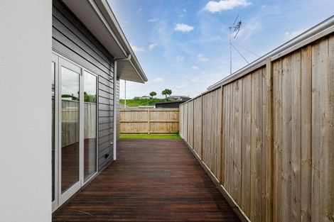 Photo of property in 58 Freedom Drive, Kelvin Grove, Palmerston North, 4414