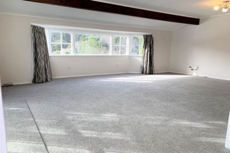 Photo of property in 30 Deller Grove, Silverstream, Upper Hutt, 5019