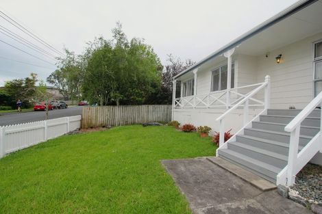 Photo of property in 1/12 Sherwood Avenue, Te Atatu South, Auckland, 0610