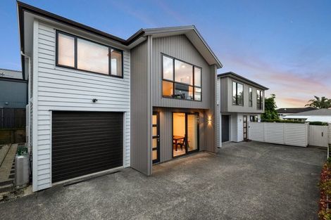 Photo of property in 4b Rosalind Road, Glenfield, Auckland, 0629
