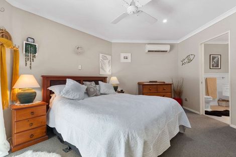 Photo of property in 12 Rangiwhea Road, Waiuku, 2123