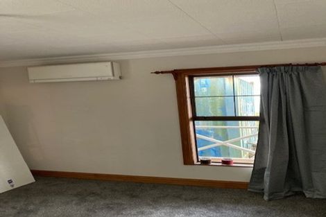 Photo of property in 10 Grumman Lane, Newlands, Wellington, 6037