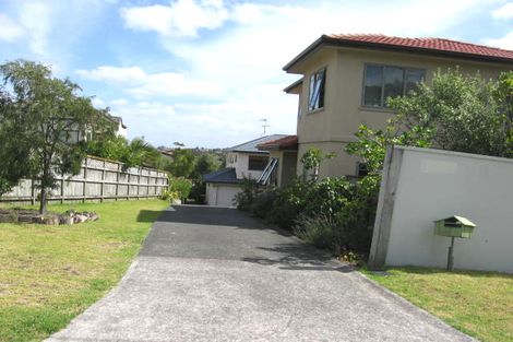 Photo of property in 2/360 East Coast Road, Sunnynook, Auckland, 0630