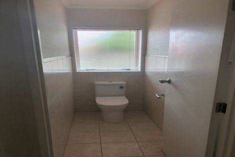 Photo of property in 23 Simon Owen Place, Golflands, Auckland, 2013