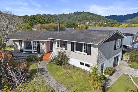 Photo of property in 27 Sunbrae Drive, Silverstream, Upper Hutt, 5019