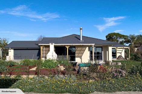 Photo of property in 17 Kauri Drive, Waiuku, 2123